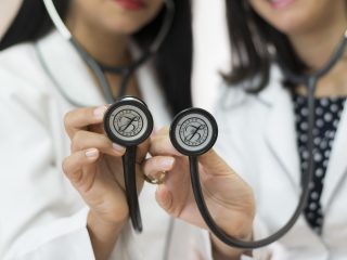 doctor-g87ea3b10b_1280